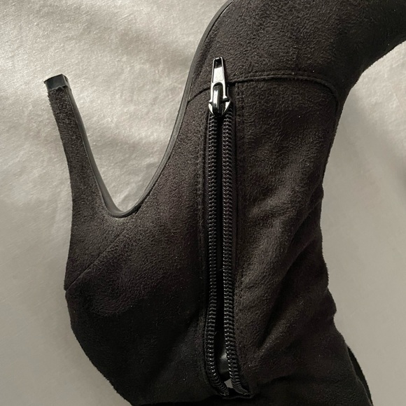 Black size 8.5 Paprika brand 4” heel boots - Picture 5 of 15